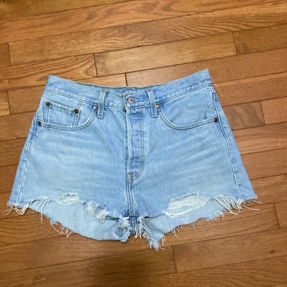 LEVIS PREMIUM 501 HIGH RISE DENIM SHORTS IN OJAI TOP SZ 28 PERFECT CONDITION - Picture 5 of 16